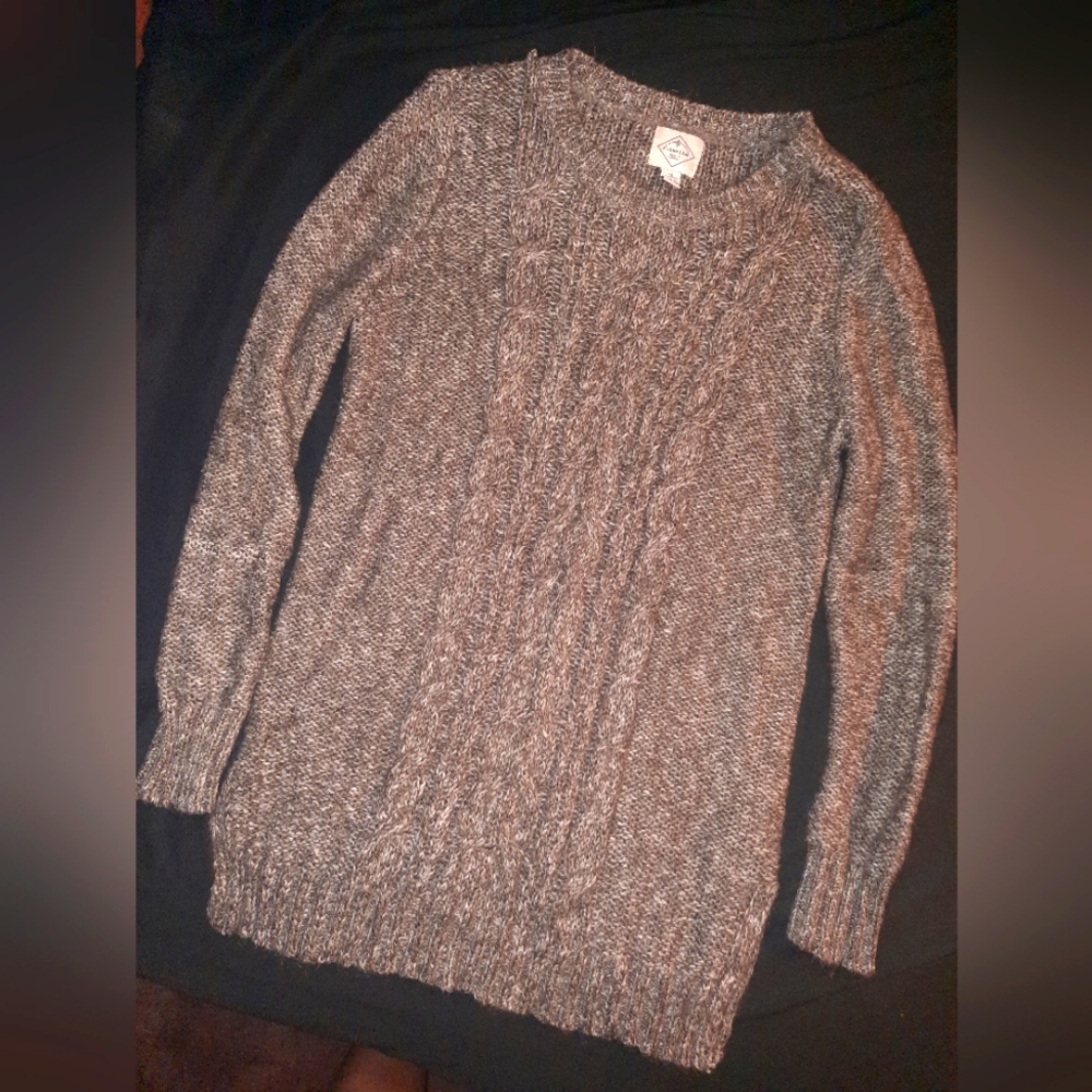 Pullover sweater